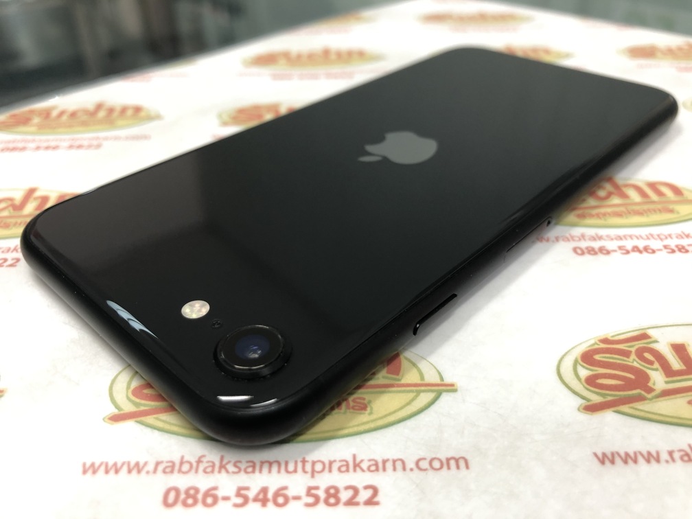 ขายไม่แพง iPhone SE 2020 ความจำ64GB สุขภาพแบต89% สภาพ90% สีดำ ศูนย์ไทย อุปกรณ์ไม่มีนะครับ ไม่ติดiCloud ประกันหมดวันที่ 18 สิงหาคม 2564