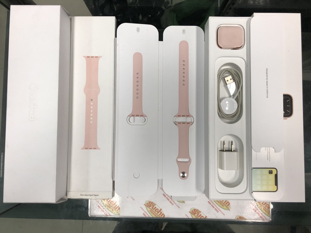 ขาย Apple Watch Series 5 GPS 40mm (5th gen) สีชมพู สภาพสวย90% เครื่องศูนย์ไทย อุปกรณ์ครบกล่อง ประกันหมดแล้วแต่ใช้งานได้100% ไม่ติดiCloud