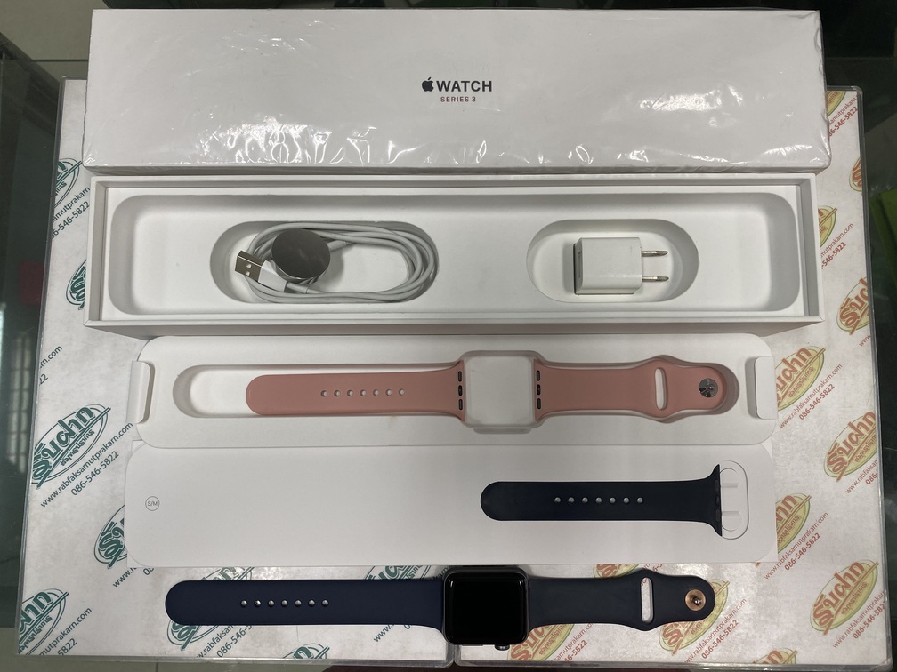 ขายถูก Apple Watch Series 3 Cellular Aluminum 42mm (3rd gen) สภาพ90% มีรอยขนแมวนิดหน่อยโดยรวมแล้วสวยครับ สีSpace Gray เครื่องศูนย์ไทย อุปกรณ์ครบกล่อง
