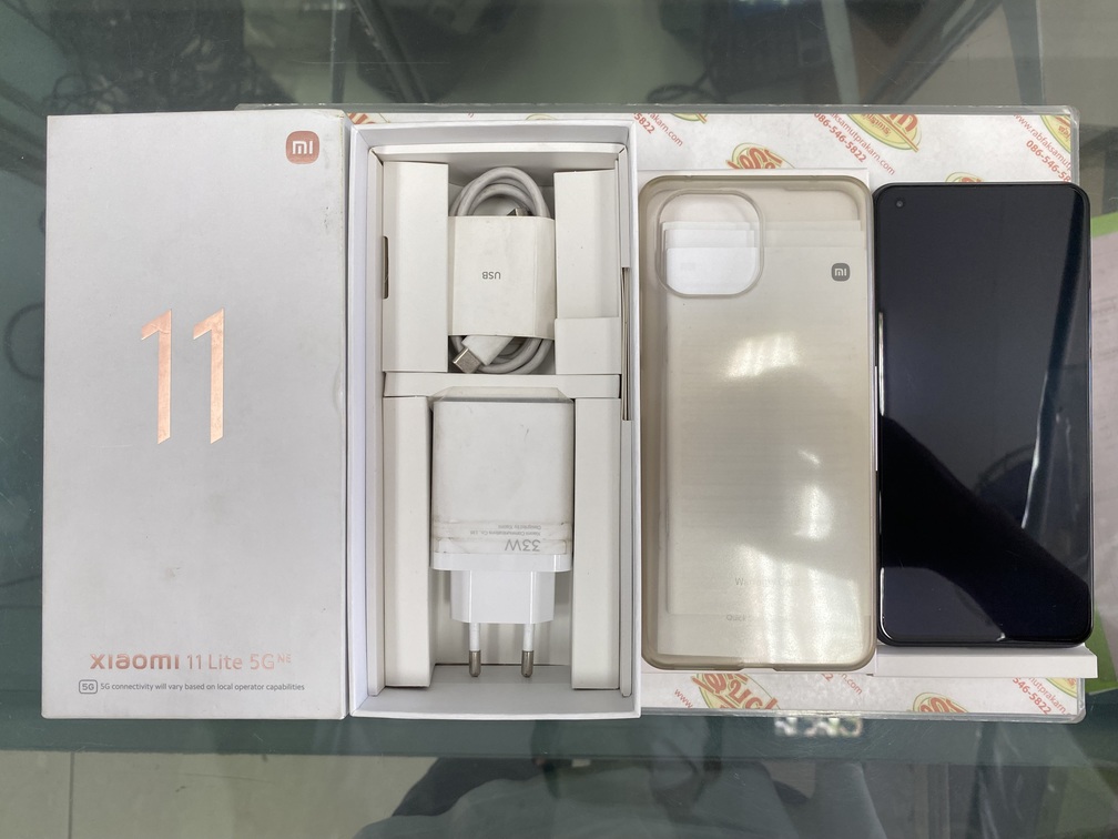 ขายถูก Xiaomi 11 Lite 5G NE Ram8GB Rom128GB สภาพสวย97% การันตีความใหม่ สีTruffle Black ศูนย์ไทย อุปกรณ์มี ตัวเครื่อง+หัวชาร์จ+สายชาร์จ+คู่มือ+เคสใส+กล่อง