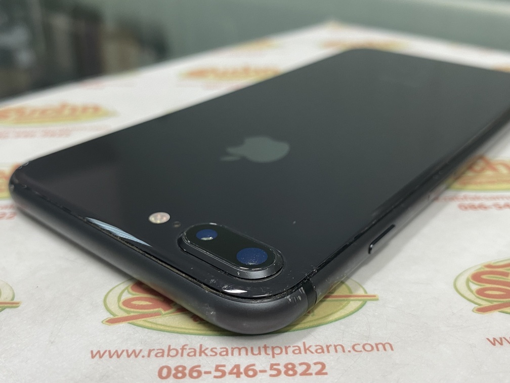 ขายถูกๆ iPhone 8 Plus 64GB สภาพ87% มีรอยนิดหน่อยตามการใช้งานโดยรวมแล้วสวย (มุมล่างซ้ายจอมีรอยตามรูป) สุขภาพแบต75% สีดำ เครื่องศูนย์ไทย