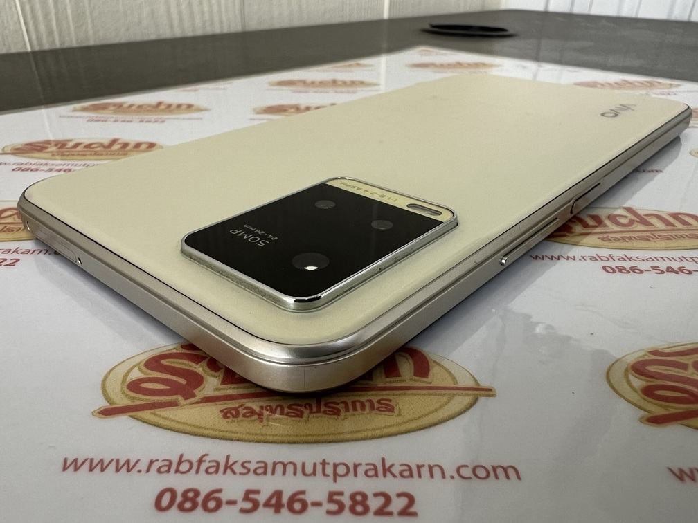 ขายถูก Vivo Y33t RAM8GB ROM128GB จอ6.58นิ้ว ศูนย์ไทย สีGold สภาพสวย90% อุปกรณ์ไม่มีนะครับ มีแต่ตัวเครื่อง ไม่ติดสัญญารายเดือน ประกันหมดแล้ว