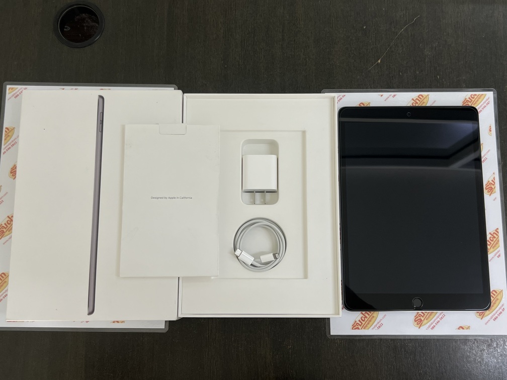 ขายถูก iPad Gen 9 WiFi 256GB(ความจำเยอะ) การันตีความใหม่ สุขภาพแบต92% สีGray ศูนย์ไทย ครบกล่อง ตัวเครื่อง+หัวชาร์จ+สายชาร์จ+คู่มือ+กล่อง ประกันหมดแล้ว